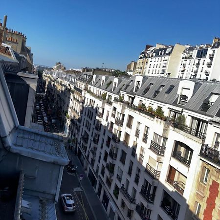 Love Wins Montmartre Париж Екстер'єр фото